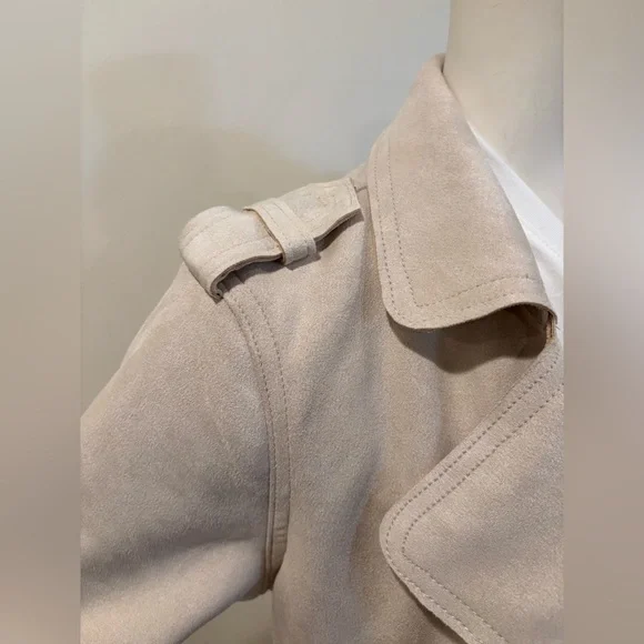 Tahari Light Beige Faux Leather Trench Coat with Waist Tie, Size Medium - Picture 10 of 16